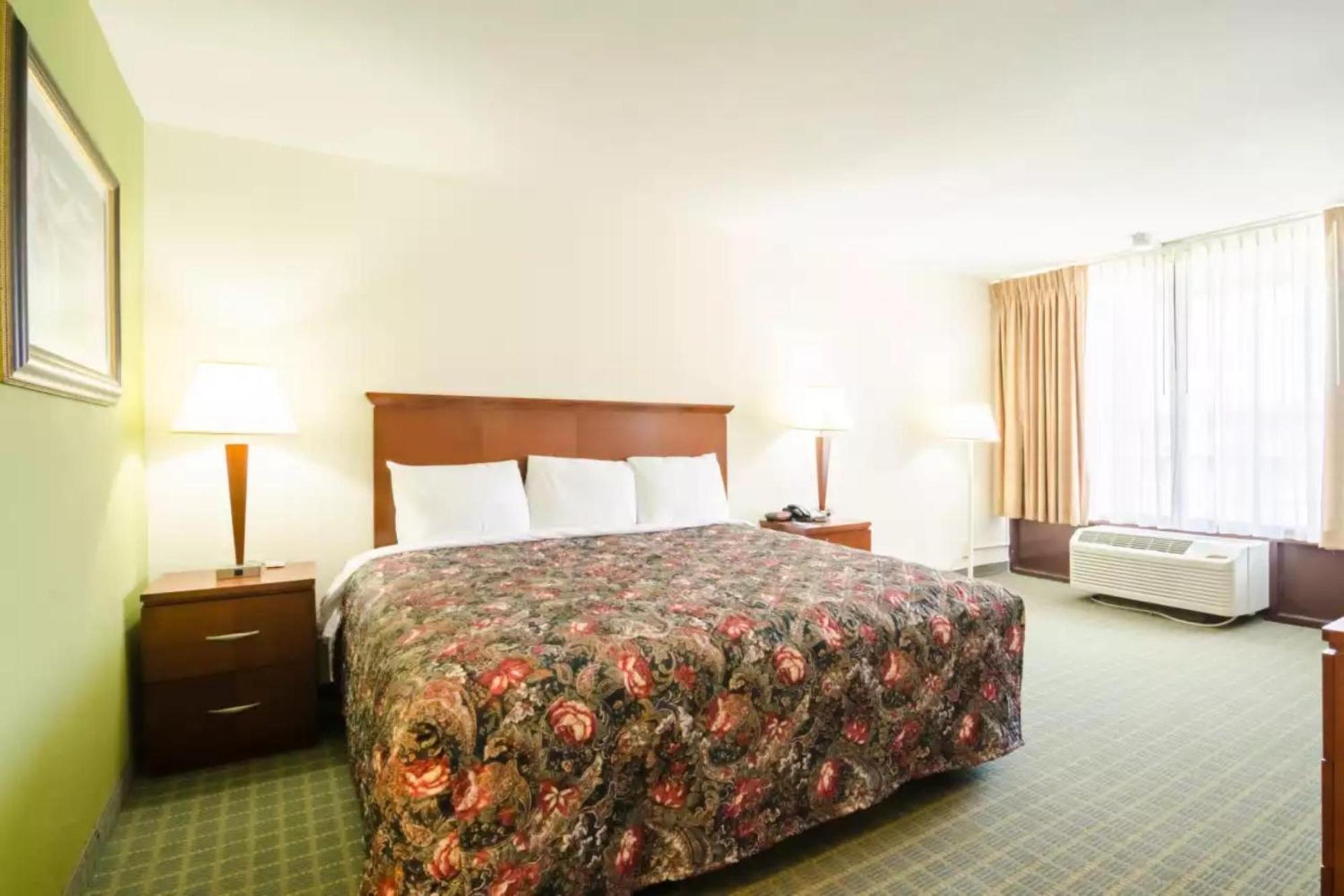 Oyo Hotel Greensboro East I 40 Екстер'єр фото