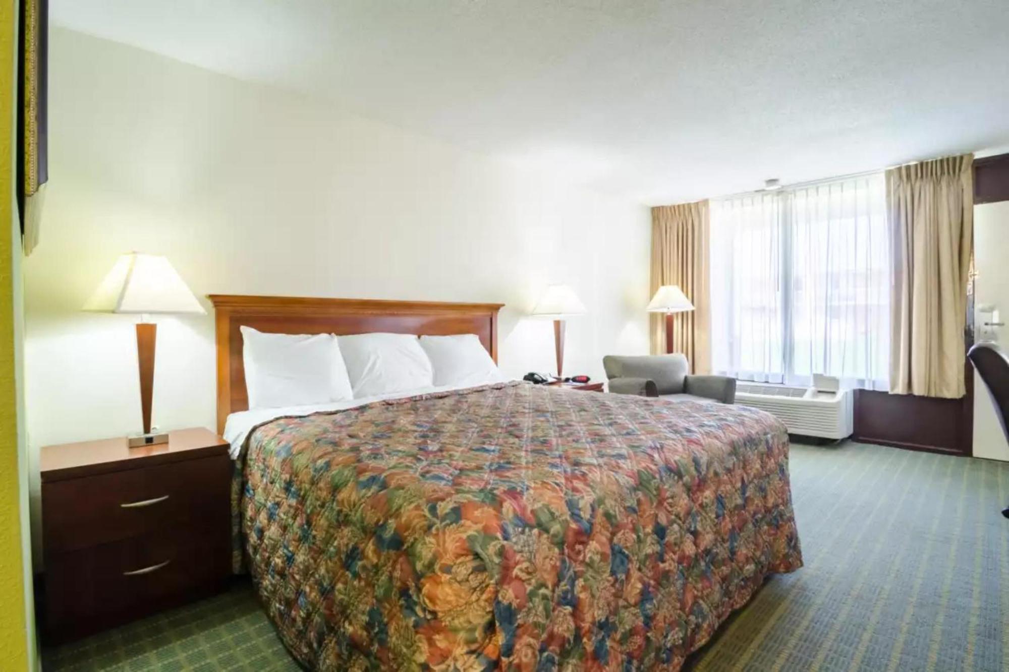 Oyo Hotel Greensboro East I 40 Екстер'єр фото