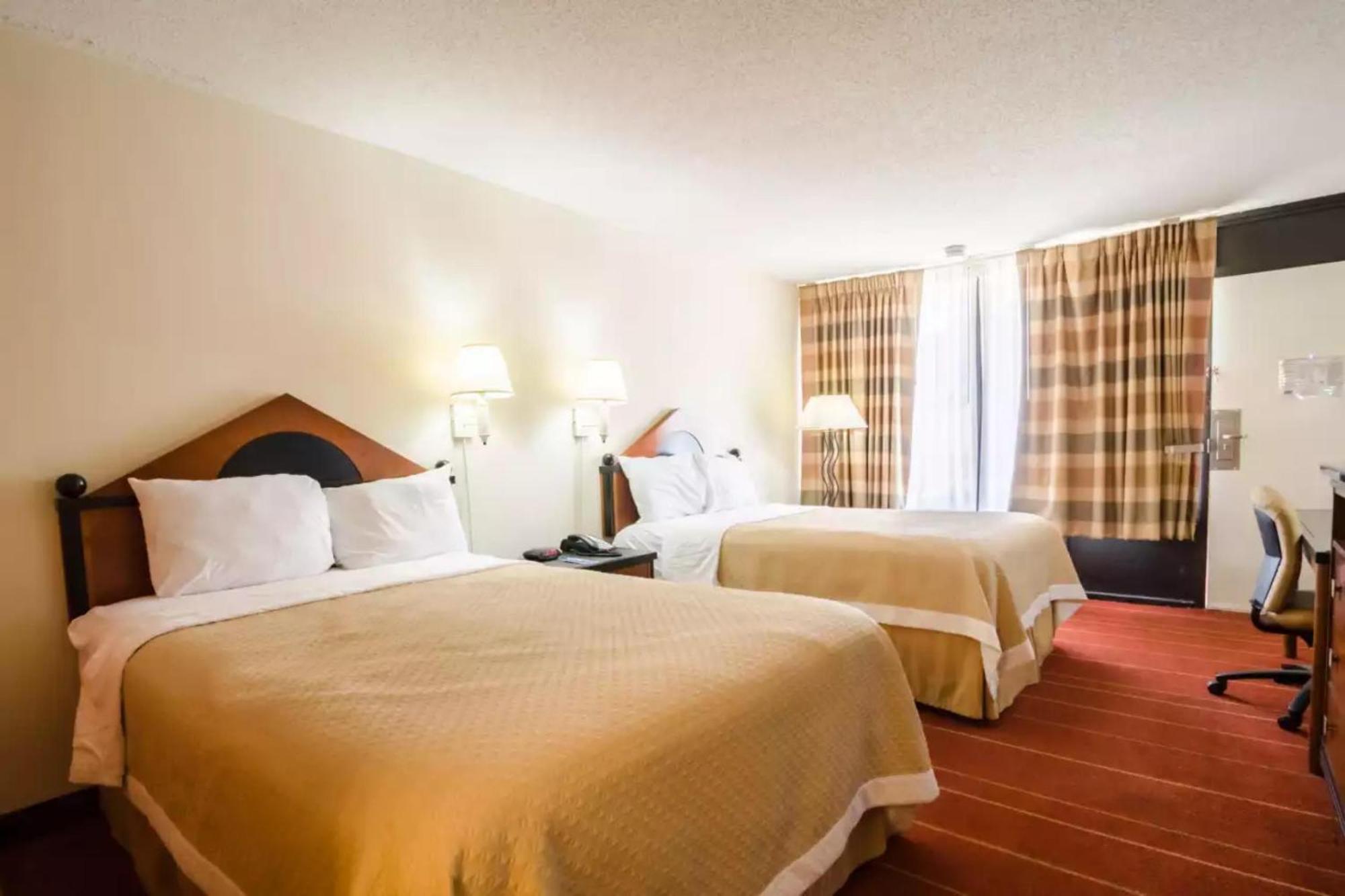 Oyo Hotel Greensboro East I 40 Екстер'єр фото