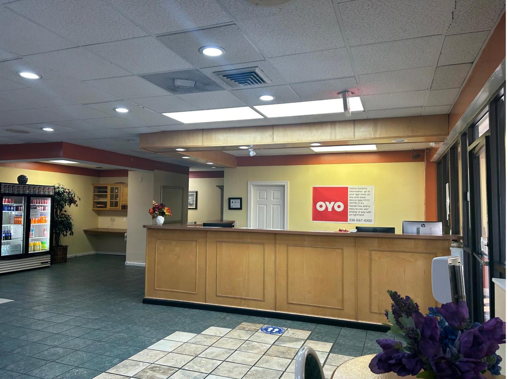 Oyo Hotel Greensboro East I 40 Екстер'єр фото