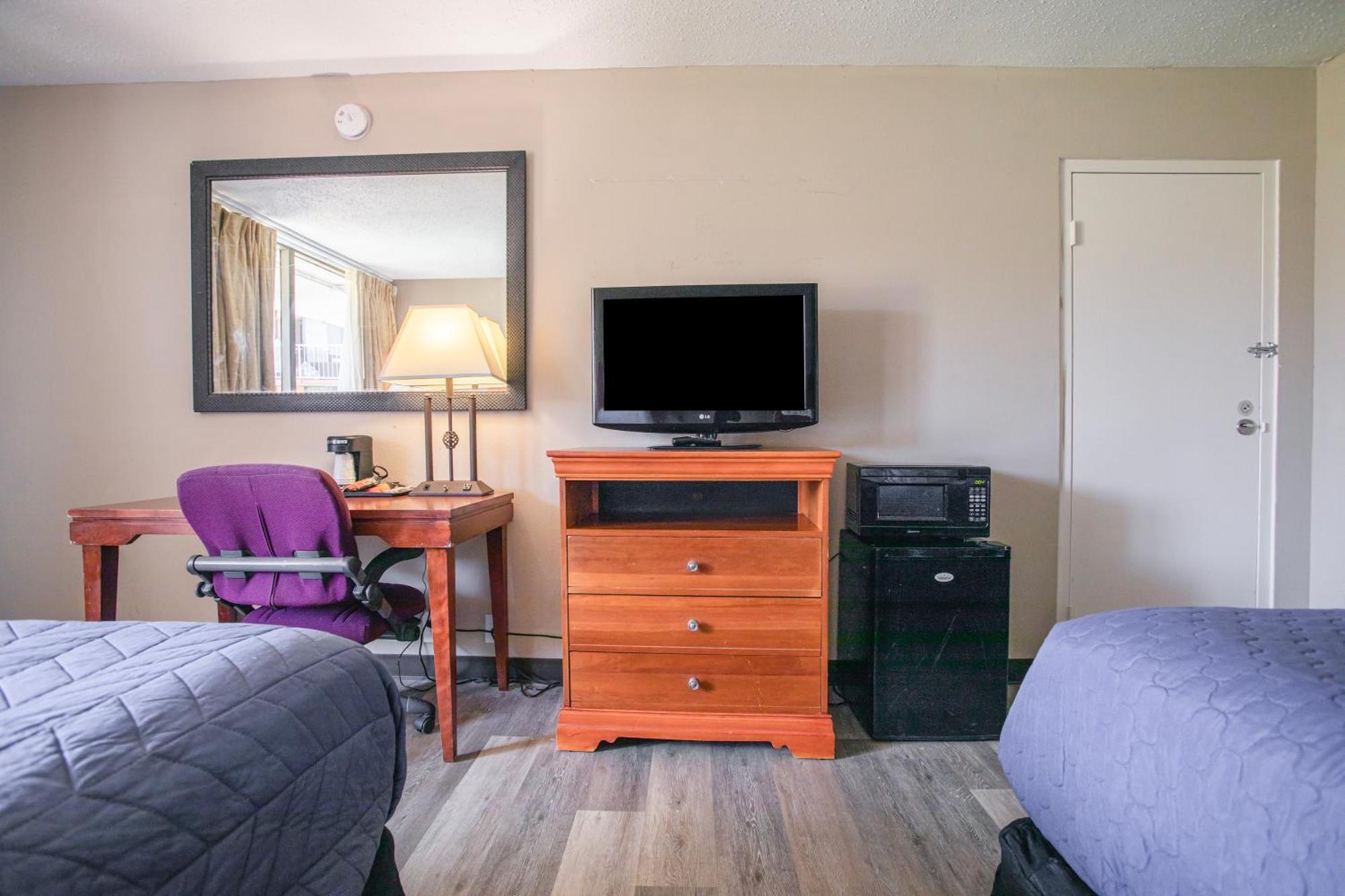 Oyo Hotel Greensboro East I 40 Екстер'єр фото
