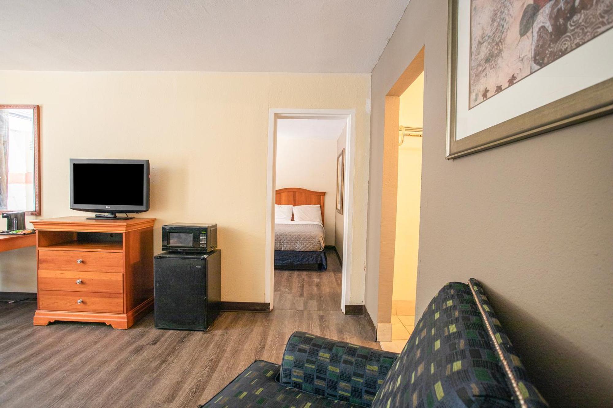 Oyo Hotel Greensboro East I 40 Екстер'єр фото