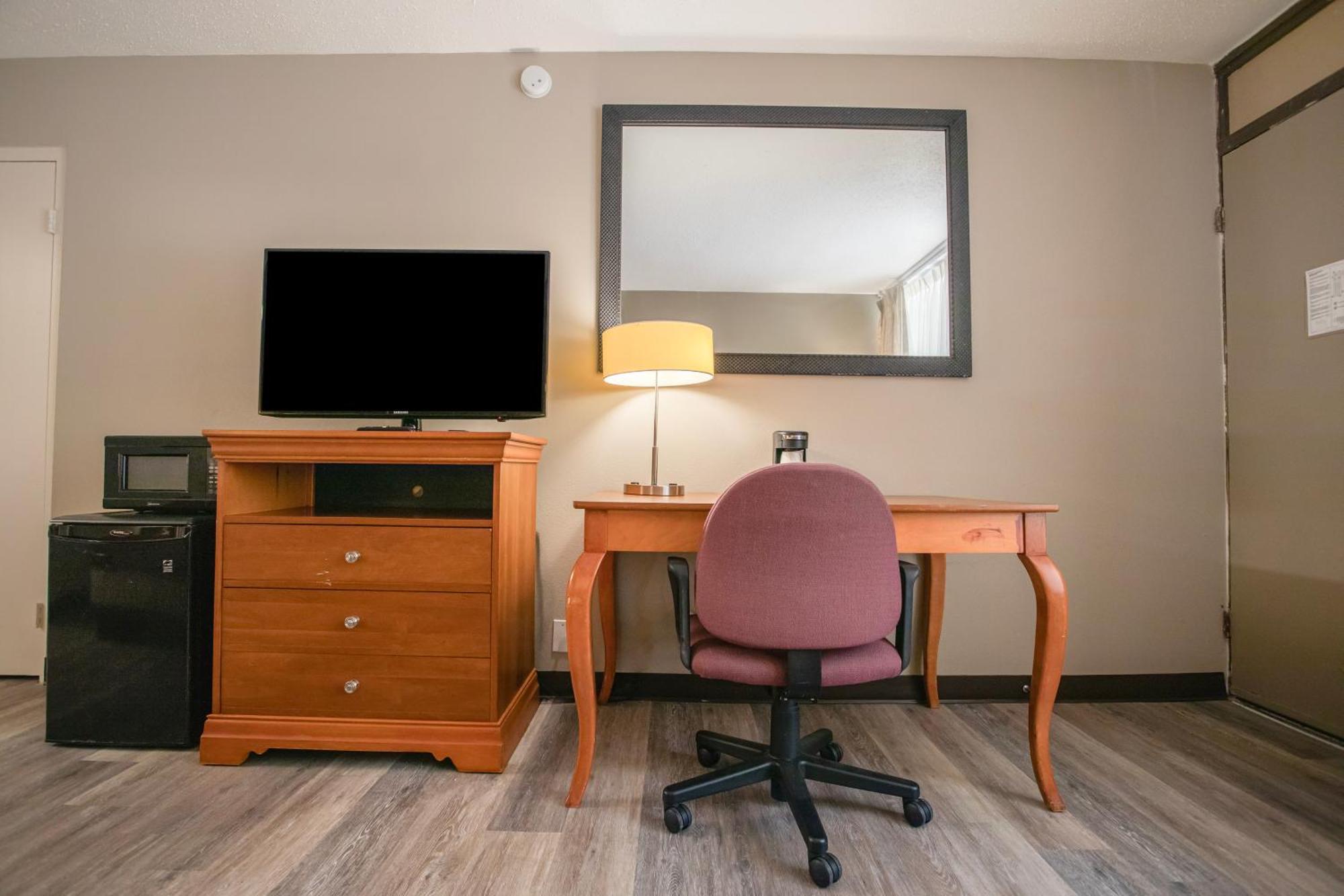 Oyo Hotel Greensboro East I 40 Екстер'єр фото