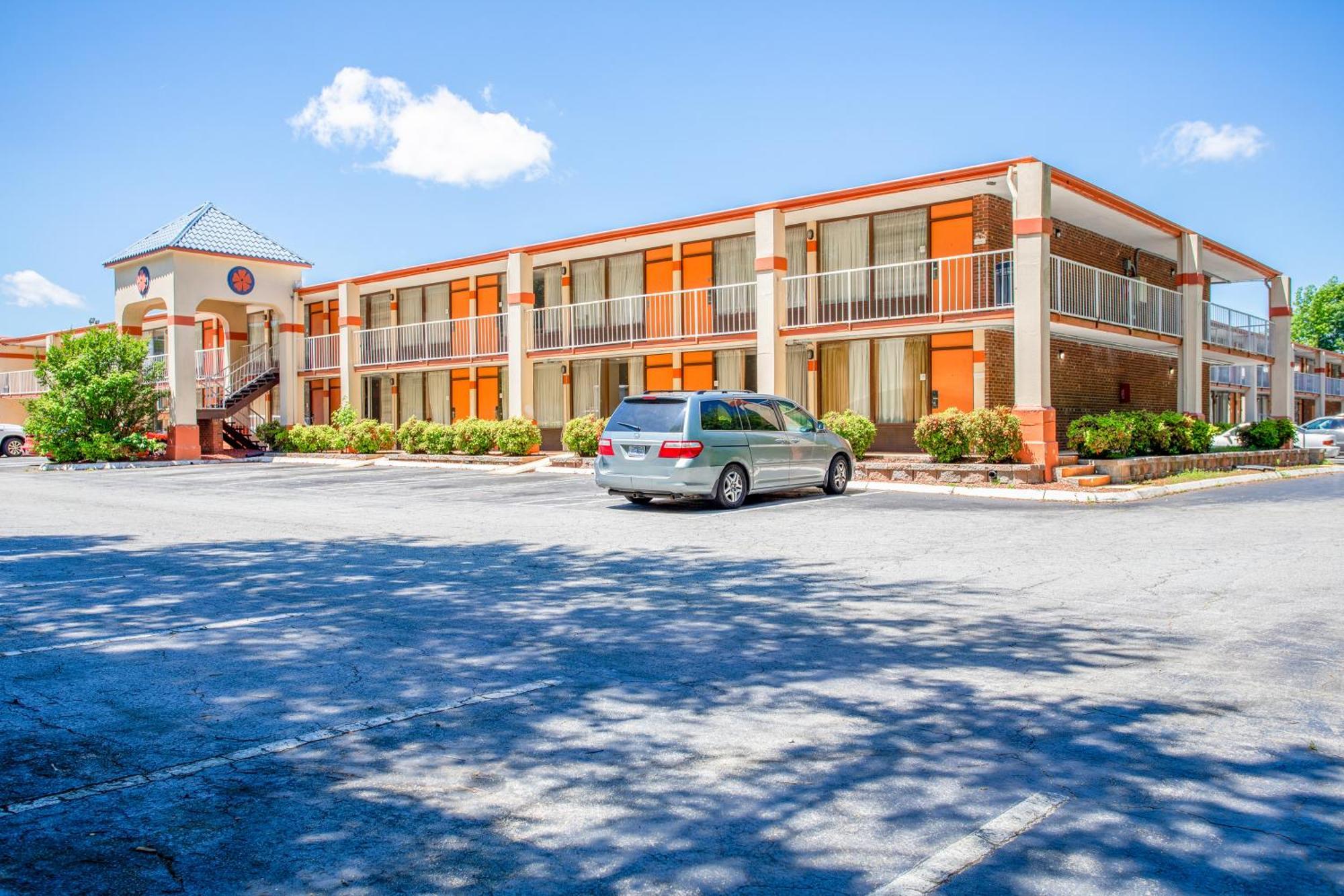 Oyo Hotel Greensboro East I 40 Екстер'єр фото