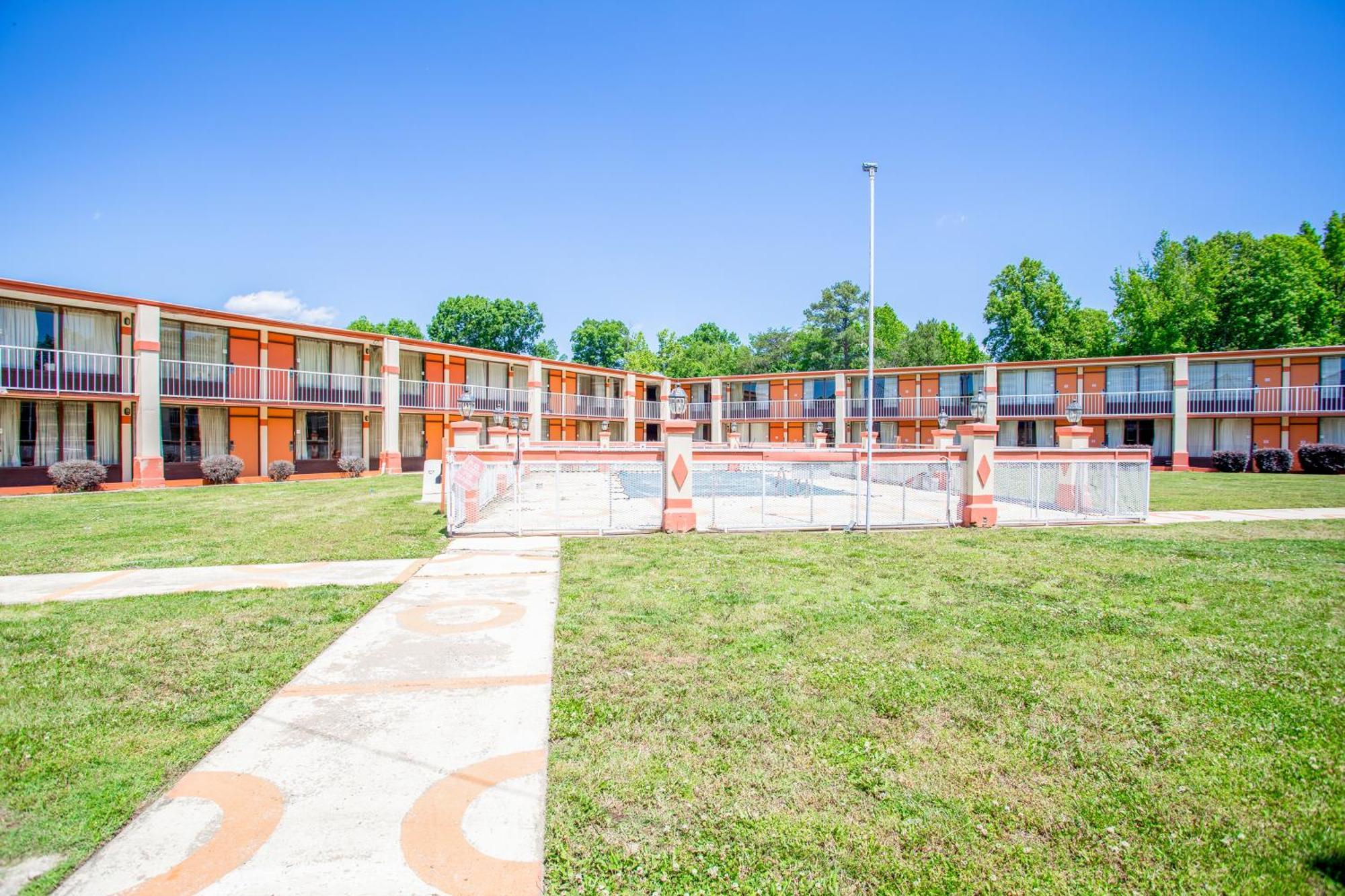 Oyo Hotel Greensboro East I 40 Екстер'єр фото