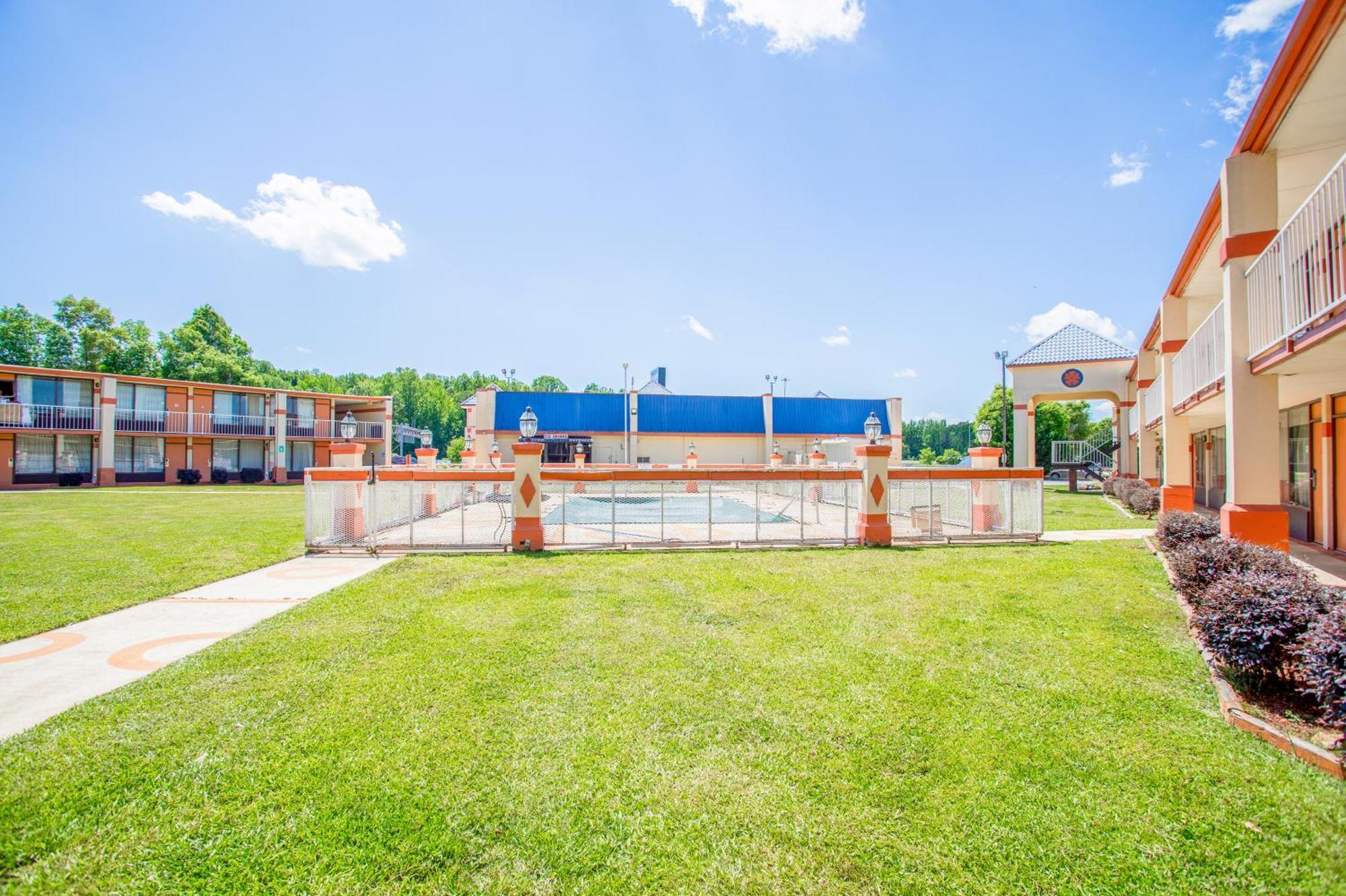 Oyo Hotel Greensboro East I 40 Екстер'єр фото
