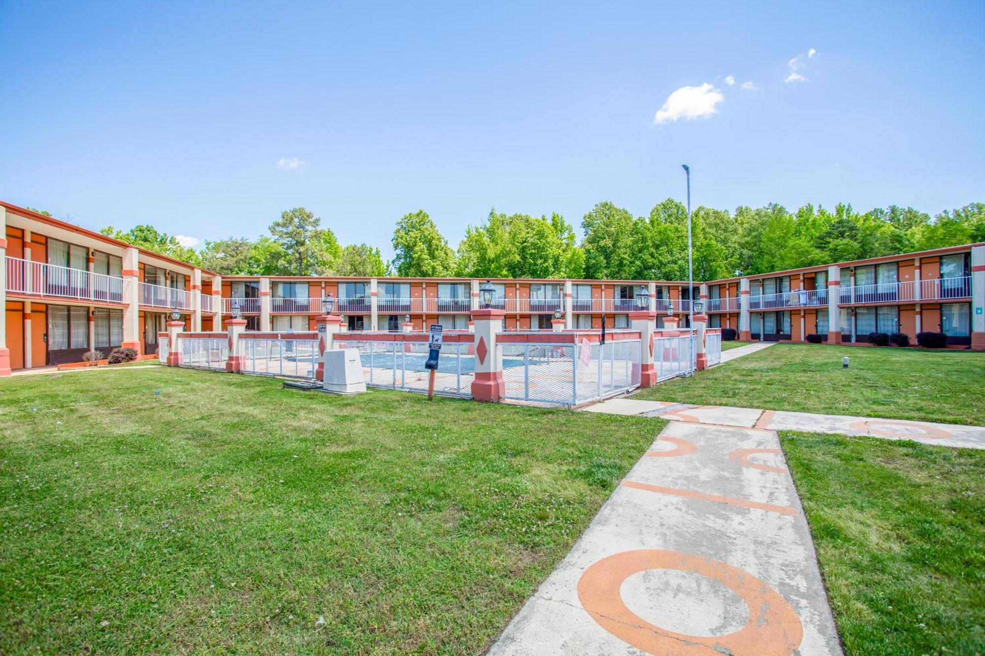 Oyo Hotel Greensboro East I 40 Екстер'єр фото