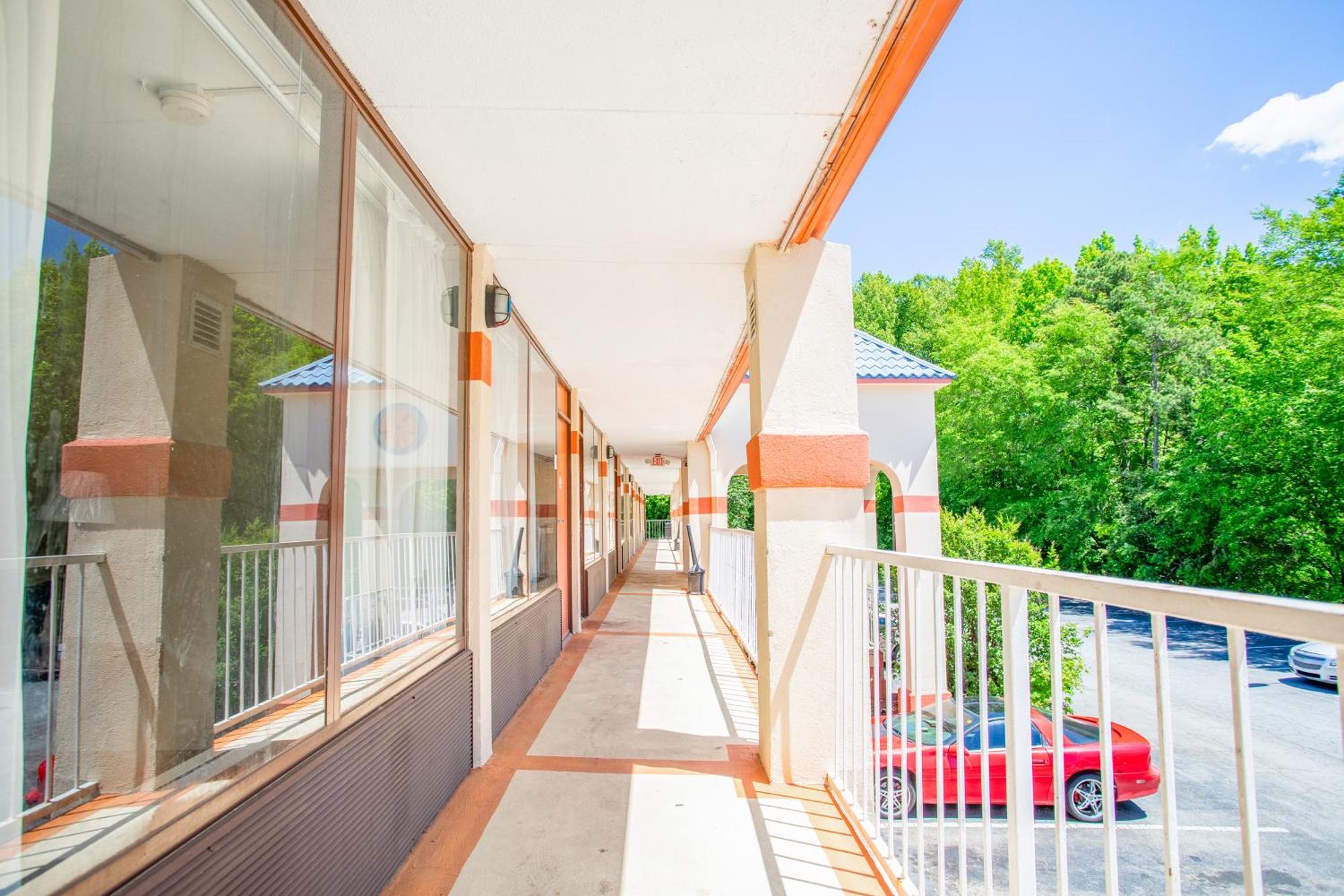 Oyo Hotel Greensboro East I 40 Екстер'єр фото